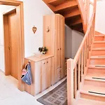 House Parabola 度假居