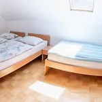 House Parabola 度假居 罗格坡曼戈唐