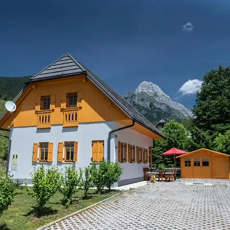 Prázdninový dům House Parabola