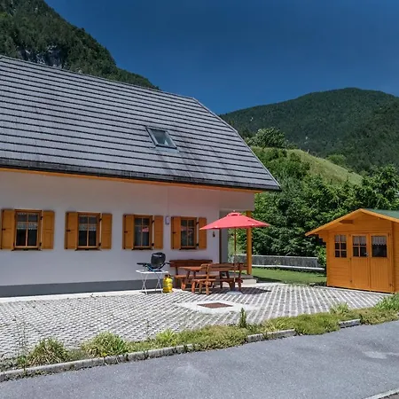 Prázdninový dům House Parabola *