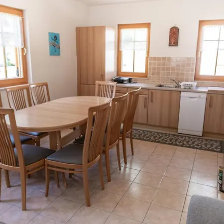 House Parabola Log pod Mangartom