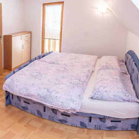 House Parabola Log pod Mangartom