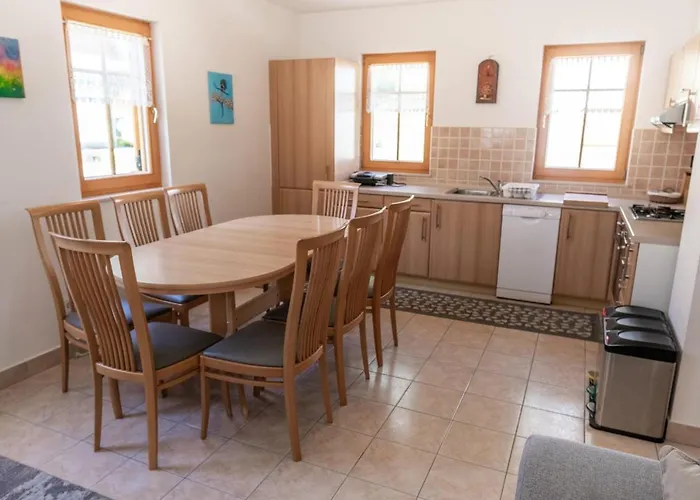 House Parabola Log pod Mangartom