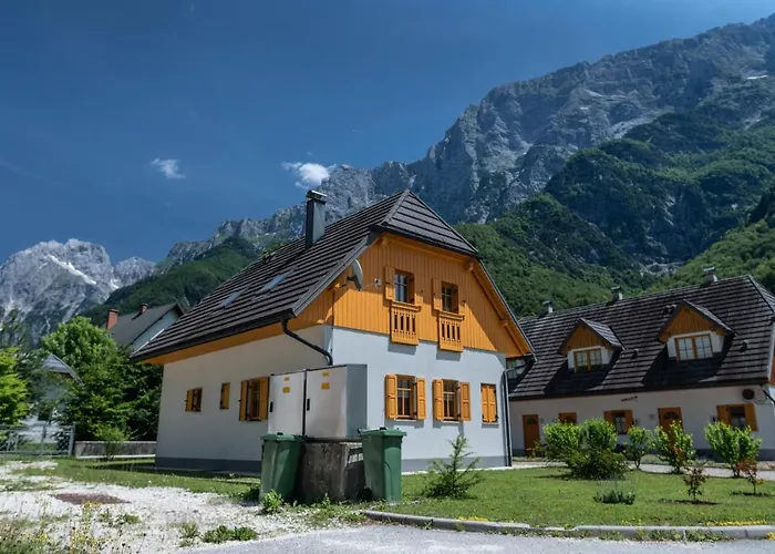 House Parabola Log pod Mangartom